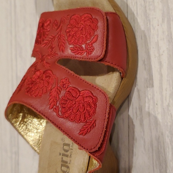 Alegria | Lin Red Floral Embroidered Leather Slide Sandals | Size 9 - Picture 14 of 15